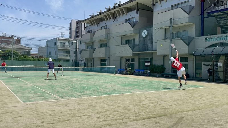 四季を感じるアウトドアコート2面!
